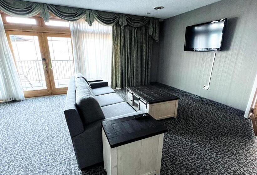 The Georgian Lakeside Resort