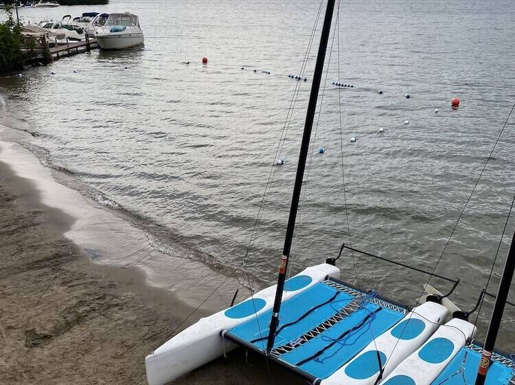 The Georgian Lakeside Resort