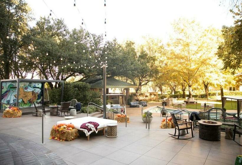 استراحتگاه The Ritz Carlton Dallas, Las Colinas
