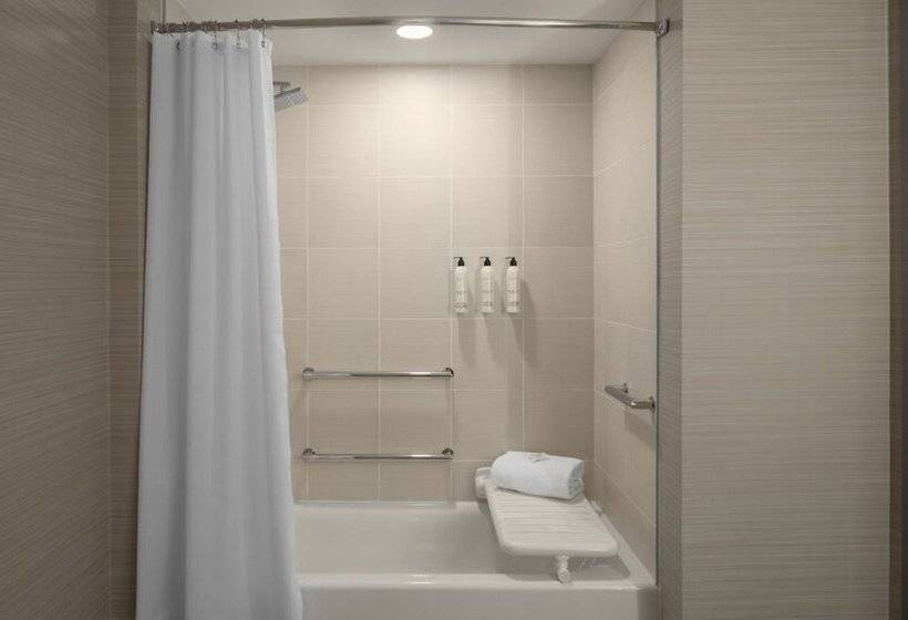 AC Hotel by Marriott Portland Lake Oswego