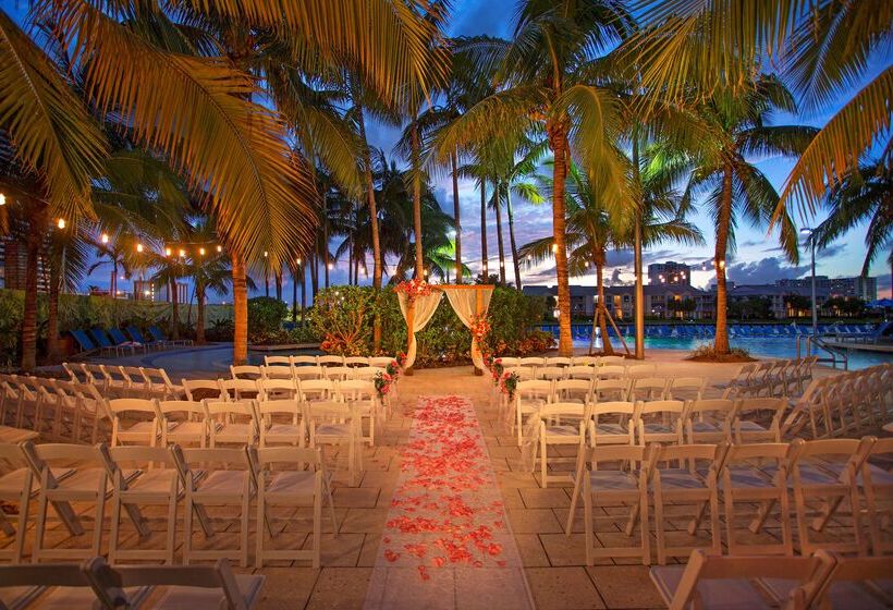 Doubletree Resort By Hilton Hollywood Beach