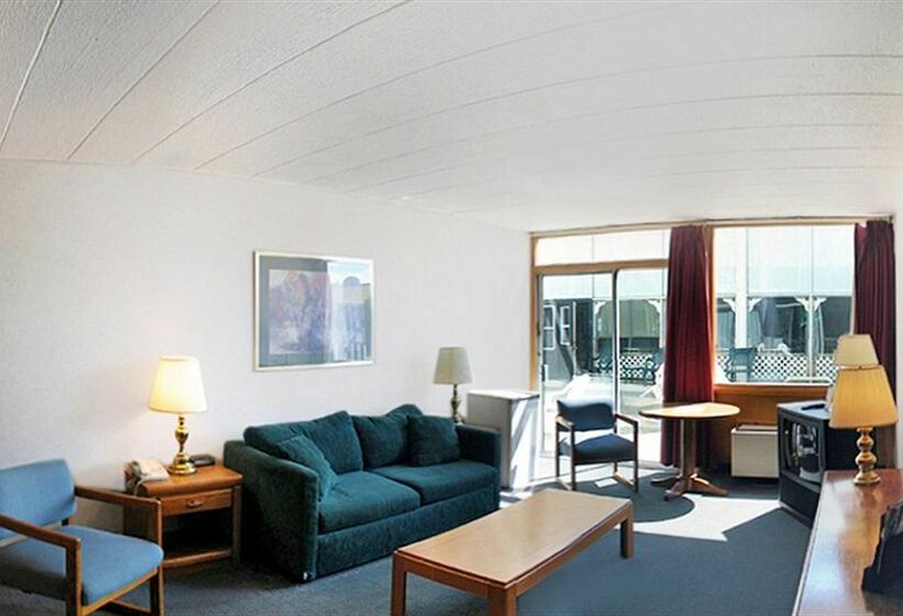 בית מלון כפרי A Victory Inn & Suites Muskegon