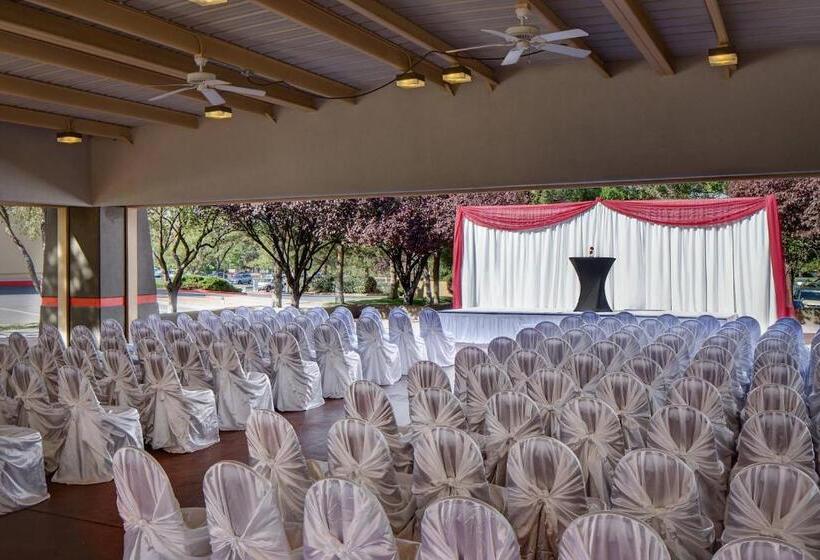 Отель Albuquerque Marriott Pyramid North