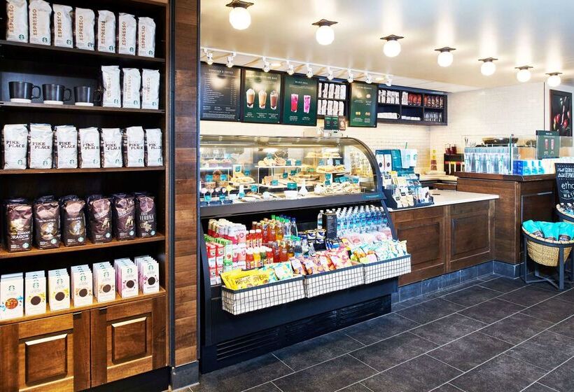 هتل Alex Johnson Rapid City Curio Collection By Hilton