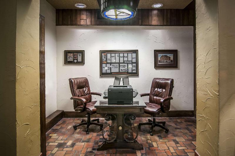 בית מלון כפרי Alex Johnson Rapid City Curio Collection By Hilton