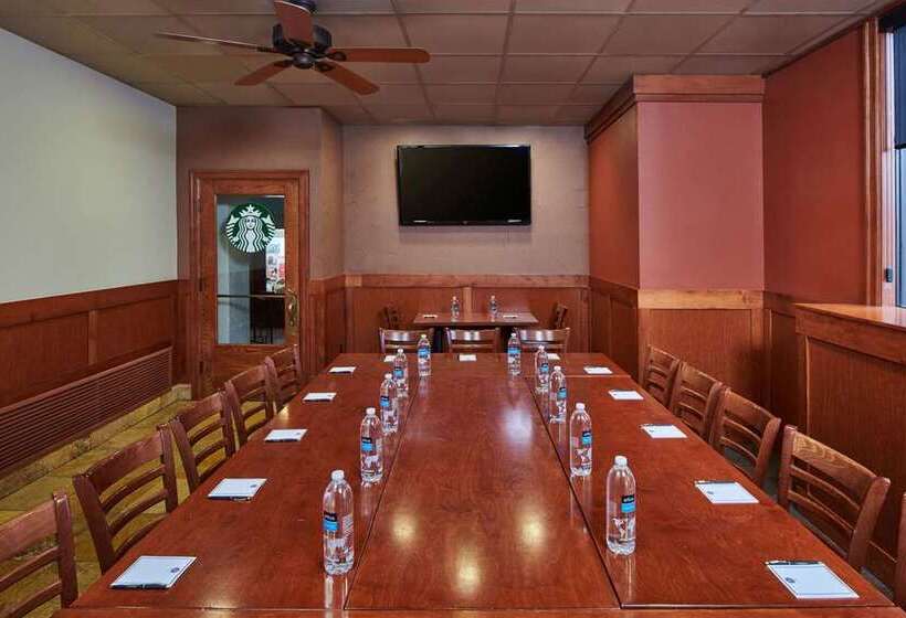 בית מלון כפרי Alex Johnson Rapid City Curio Collection By Hilton