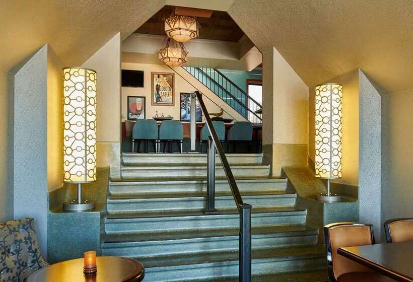 هتل Alex Johnson Rapid City Curio Collection By Hilton