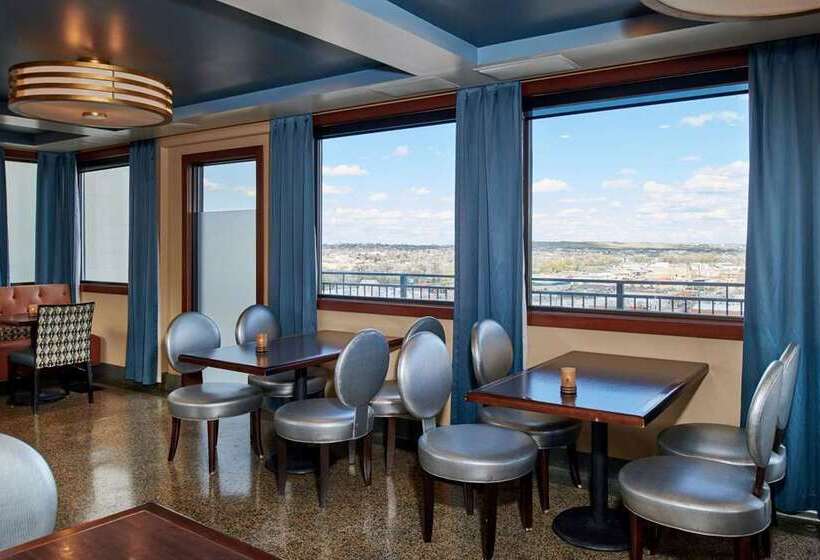 בית מלון כפרי Alex Johnson Rapid City Curio Collection By Hilton