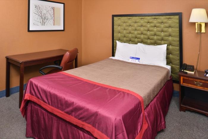 Отель Americas Best Value Inn & Suites Grand Island
