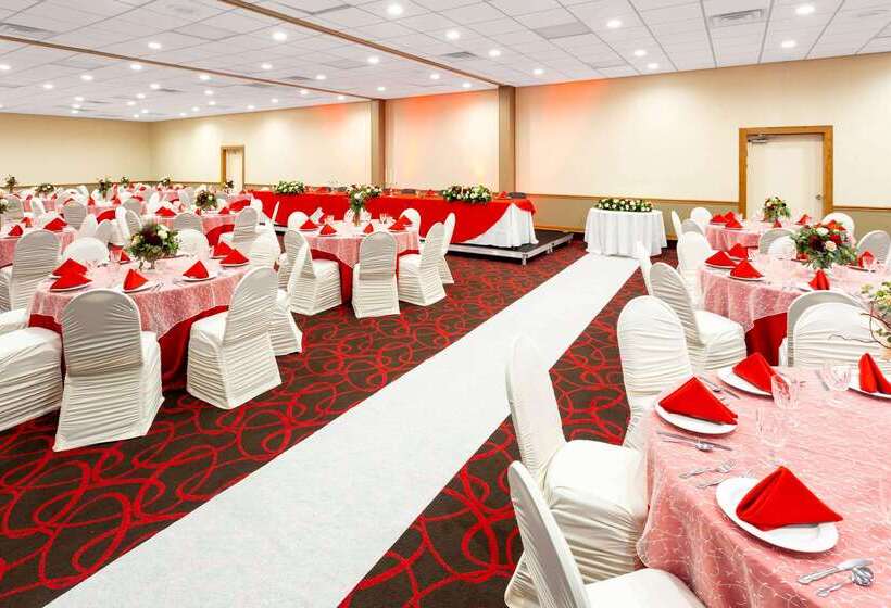 فندق Americinn By Wyndham Janesville