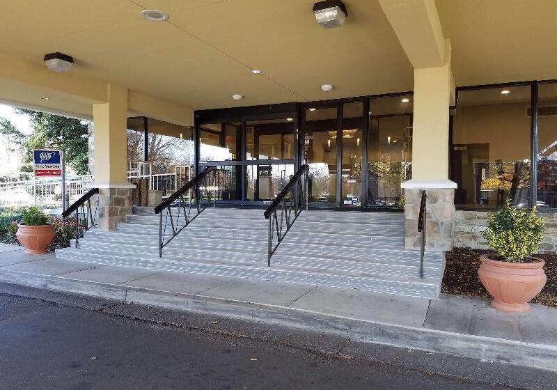 בית מלון כפרי Best Western Fairfax City