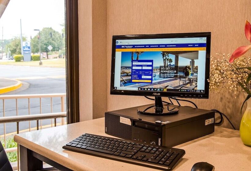 בית מלון כפרי Best Western Fairfax City