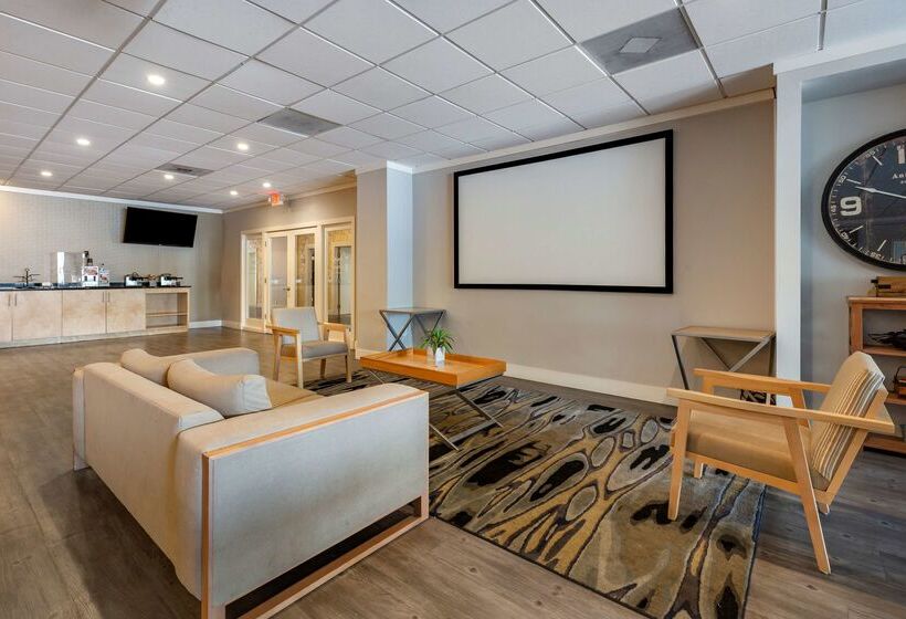 فندق Best Western Plus University Inn