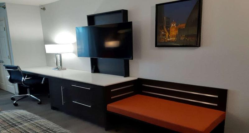 Отель Best Western Premier Richmond City Gateway