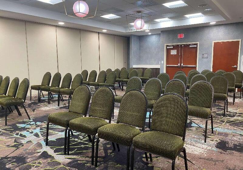 Отель Best Western Premier Richmond City Gateway