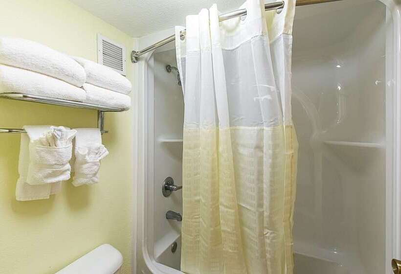 فندق Clarion Inn Columbia Airport