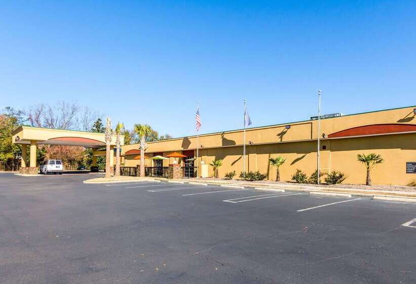 فندق Clarion Inn Columbia Airport