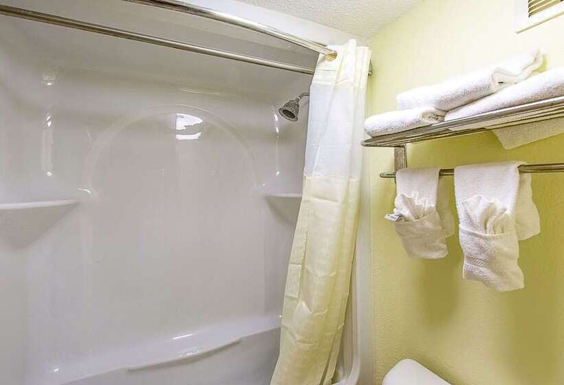 فندق Clarion Inn Columbia Airport