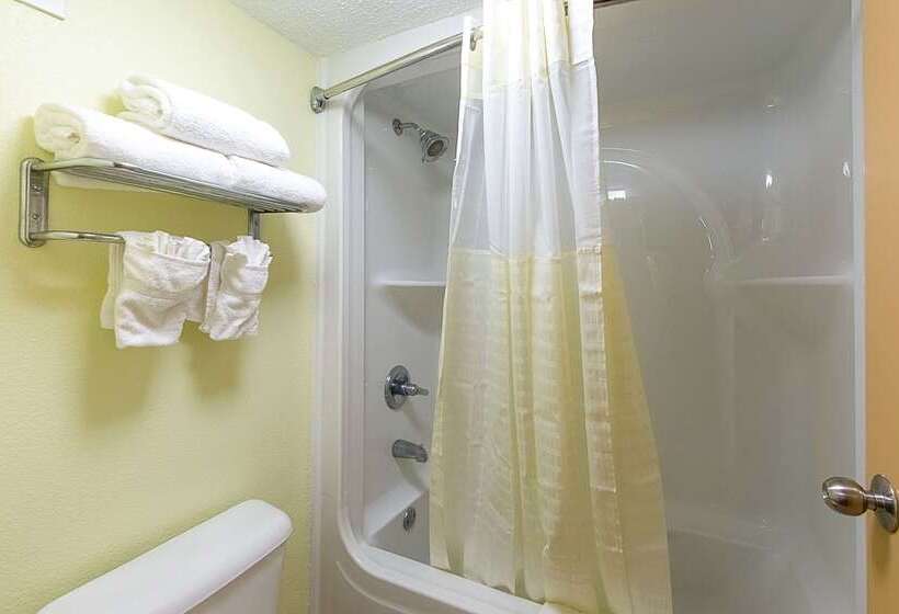 فندق Clarion Inn Columbia Airport