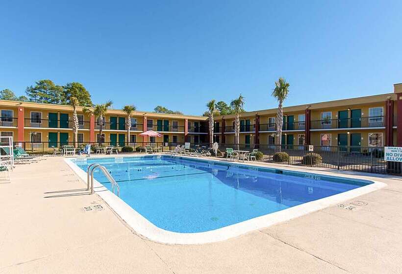 فندق Clarion Inn Columbia Airport