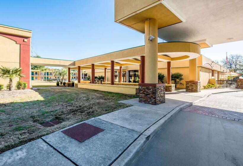 فندق Clarion Inn Columbia Airport