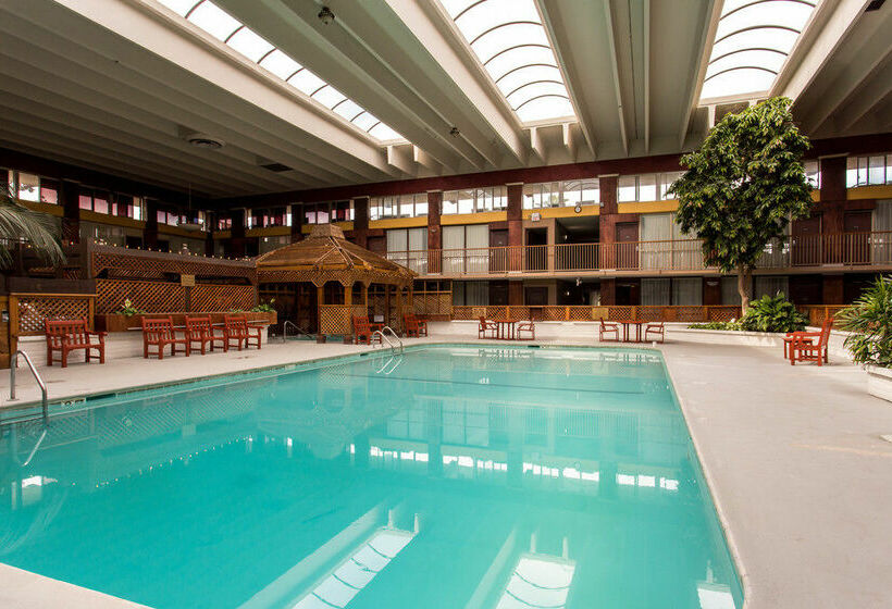 호텔 Clarion Modesto