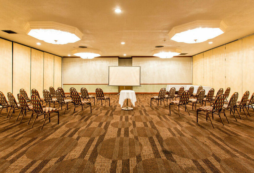 호텔 Clarion Modesto