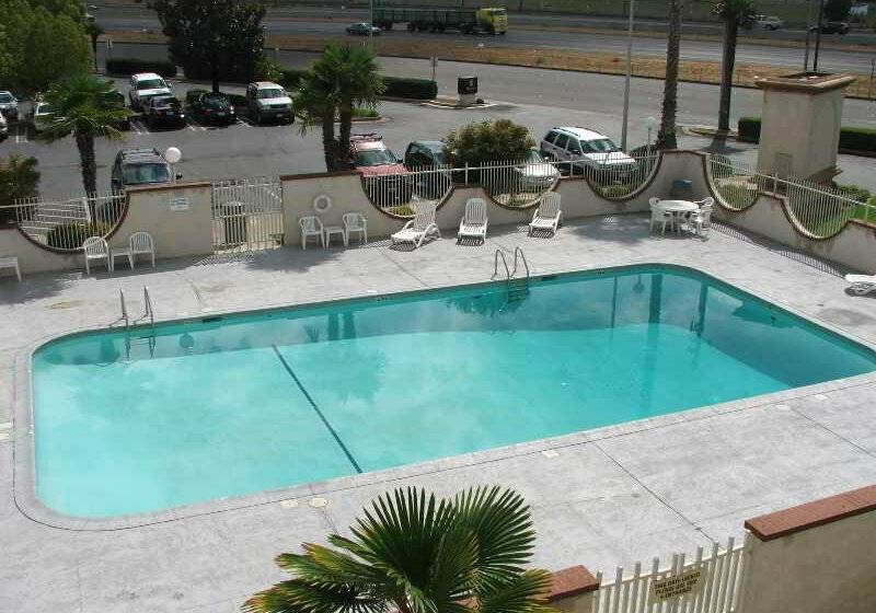 호텔 Clarion Modesto