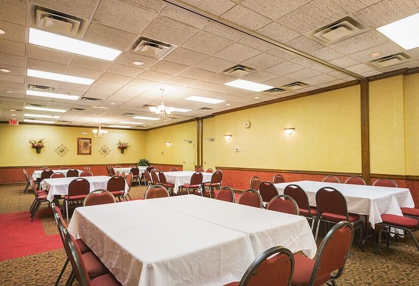 فندق Clarion Inn