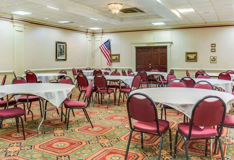 ホテル Clarion Inn