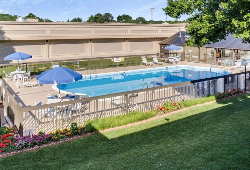 ホテル Clarion Inn