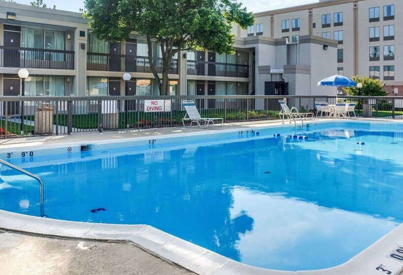 ホテル Clarion Inn