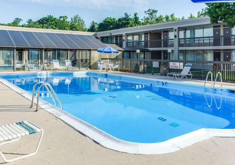 ホテル Clarion Inn