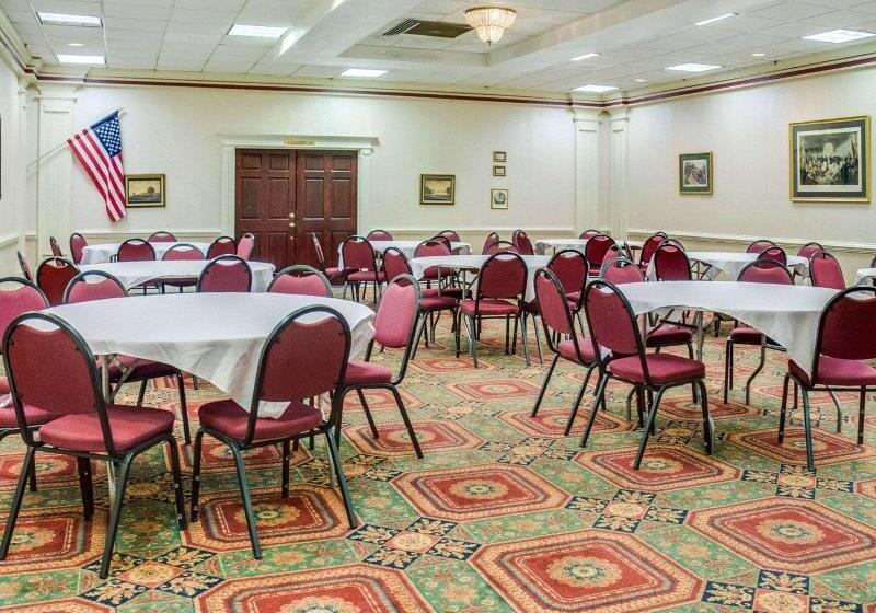 ホテル Clarion Inn