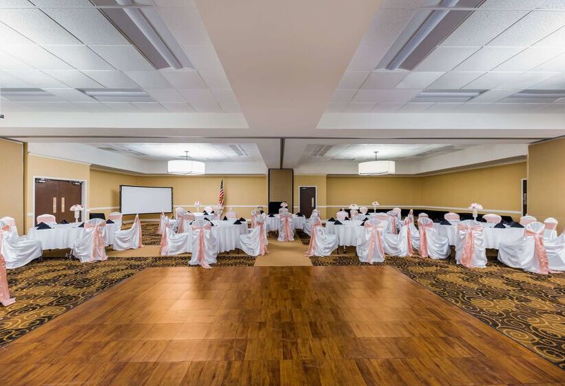 Clarion Hotel San Angelo Near Convention Center