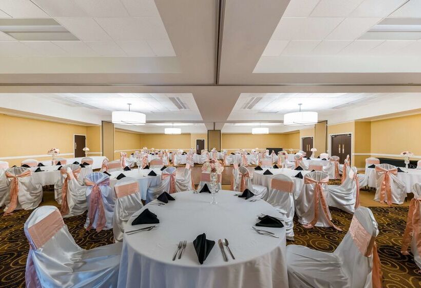 Clarion Hotel San Angelo Near Convention Center