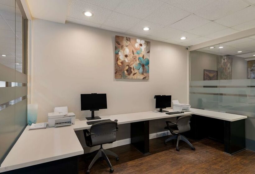 Clarion Hotel San Angelo Near Convention Center