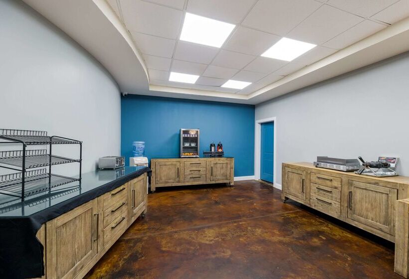 Clarion Hotel San Angelo Near Convention Center