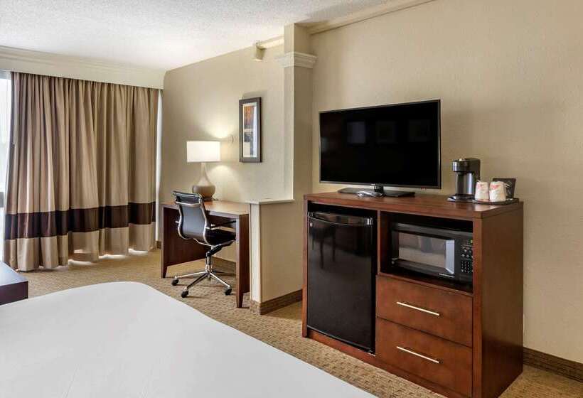 فندق Comfort Inn & Suites Near Danville Mall