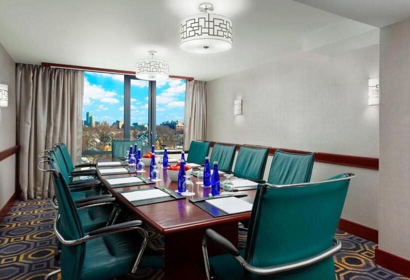 ホテル Courtyard By Marriott Boston Cambridge