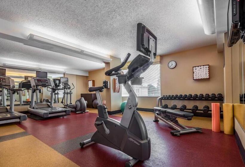 ホテル Courtyard By Marriott Bethesda Chevy Chase