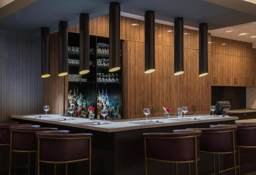 ホテル Courtyard By Marriott Bethesda Chevy Chase