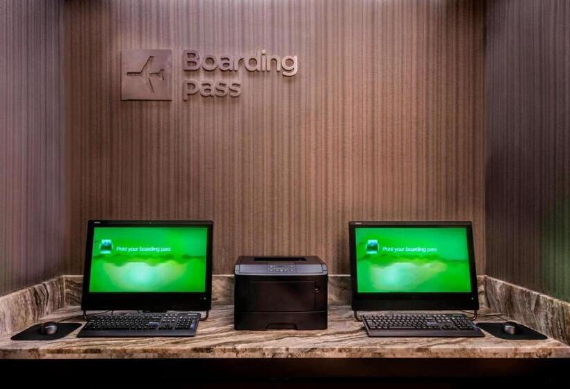 ホテル Courtyard By Marriott Bethesda Chevy Chase