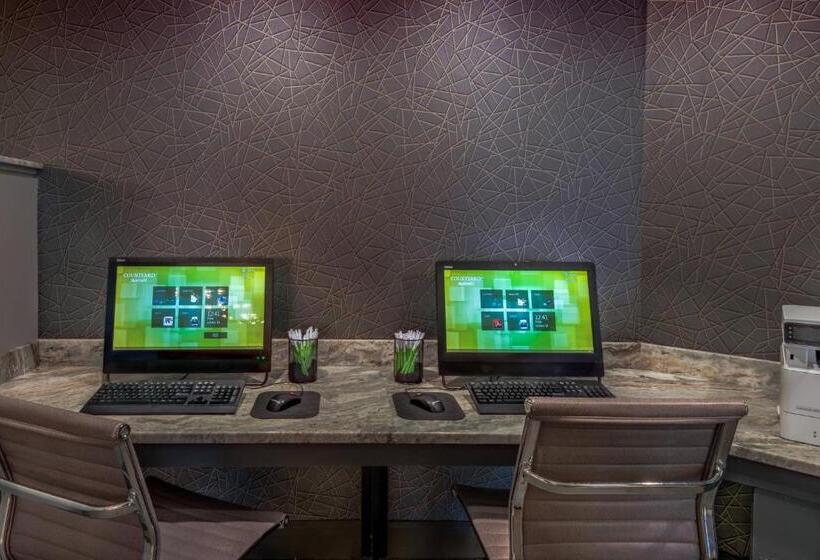 ホテル Courtyard By Marriott Bethesda Chevy Chase