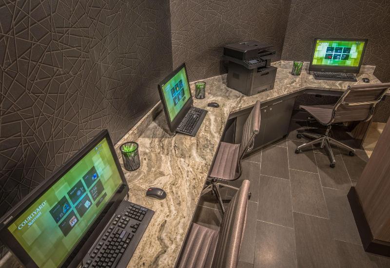 ホテル Courtyard By Marriott Bethesda Chevy Chase