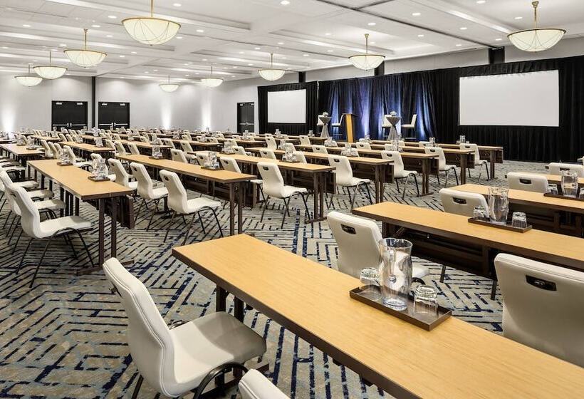 هتل Courtyard By Marriott Minneapolis Downtown