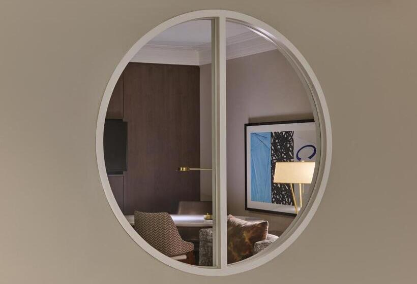 ホテル Crescent Court