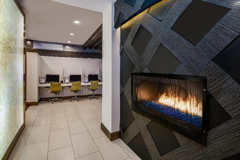 Crowne Plaza Seattle, An Ihg Hotel With No Resort Fee