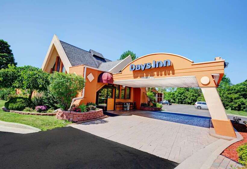 هتل Days Inn By Wyndham Ann Arbor