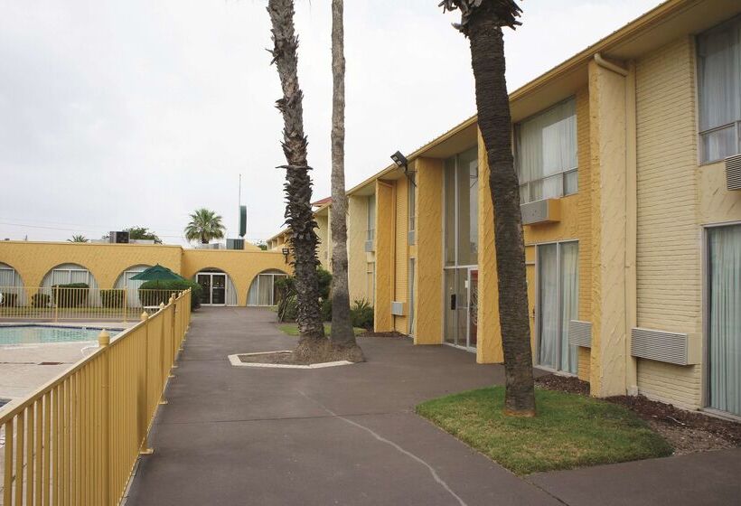 فندق Days Inn By Wyndham Del Rio